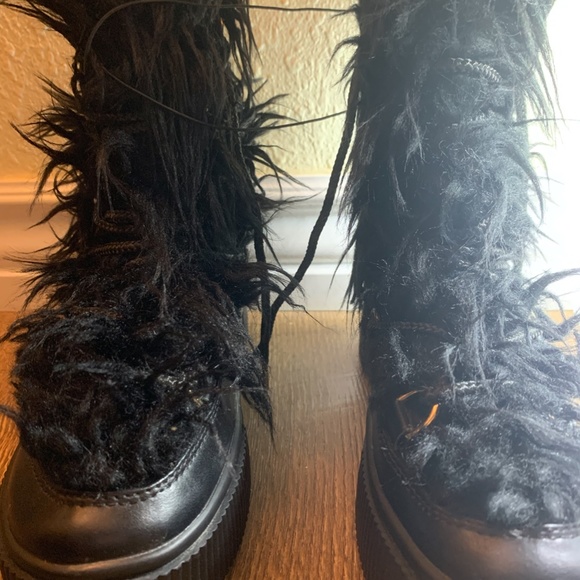 H&M Faux Fur Boots - Picture 4 of 8